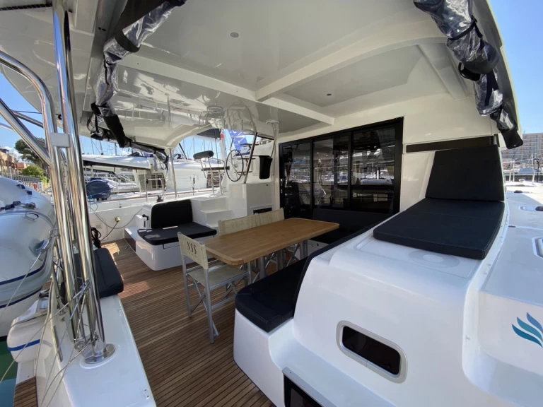 Catamarán para alquilar Cugnana Verde al mejor precio