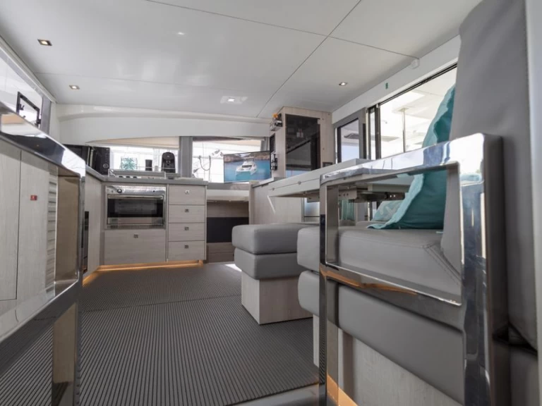 Alquiler de Leopard Leopard 43 Power Cat Full Equipe en Aalsmeer