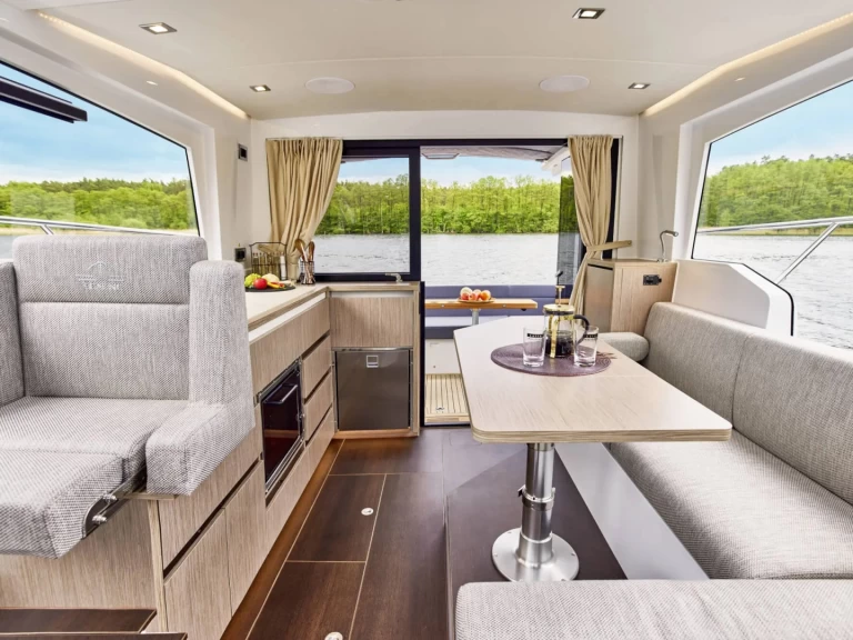 Alquiler de Sealine Sealine C335 en Biograd na Moru