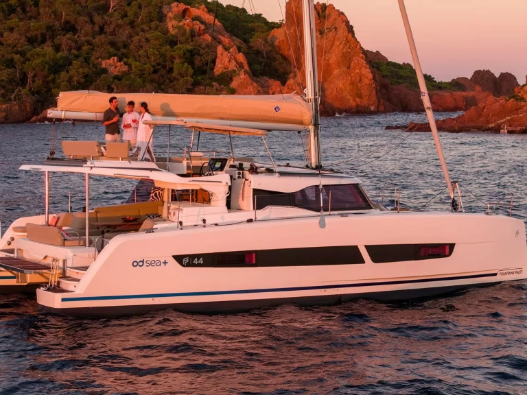 Alquiler de Fountaine Pajot Fountaine Pajot FP 44 Quatuor - 4 + 2 cab. en Gouviá