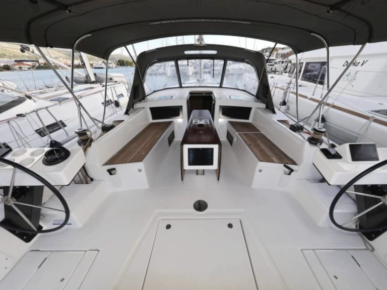 Velero para alquilar Seget Donji al mejor precio