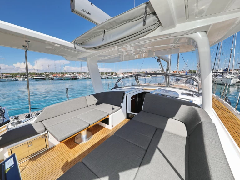 Velero para alquilar Pirovac al mejor precio