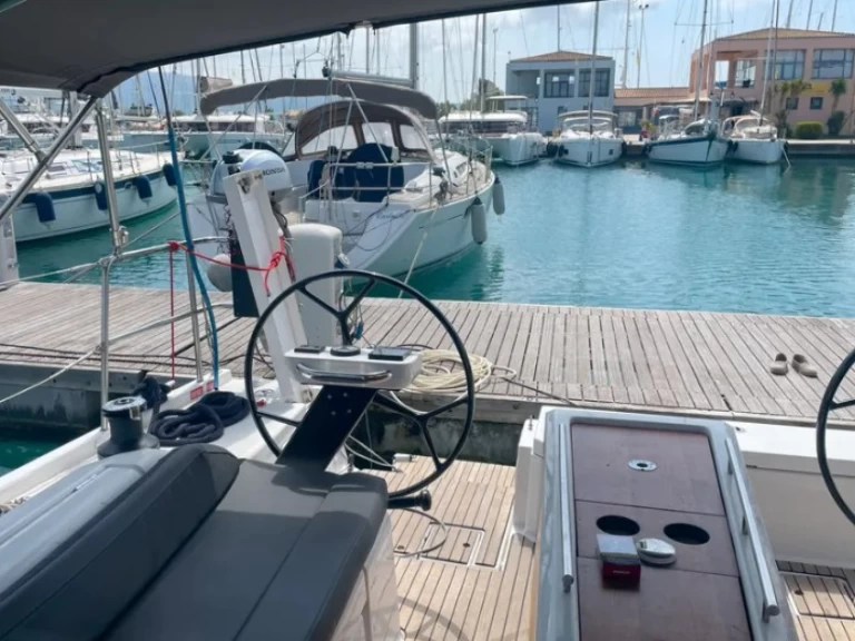 Alquiler de Dufour Dufour 390 en Lefkáda
