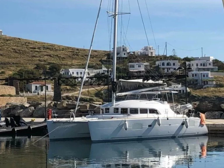 Catamarán para alquilar Paros (Isla) al mejor precio