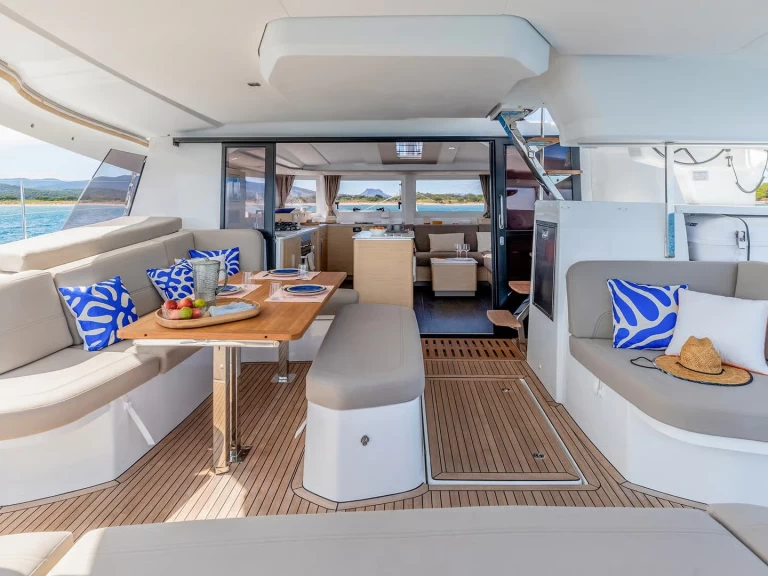Alquiler Catamarán Fountaine Pajot con o sin  título de navegación