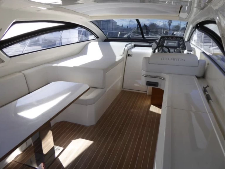 Azimut Atlantis 48 de alquiler a Port de Saint Tropez