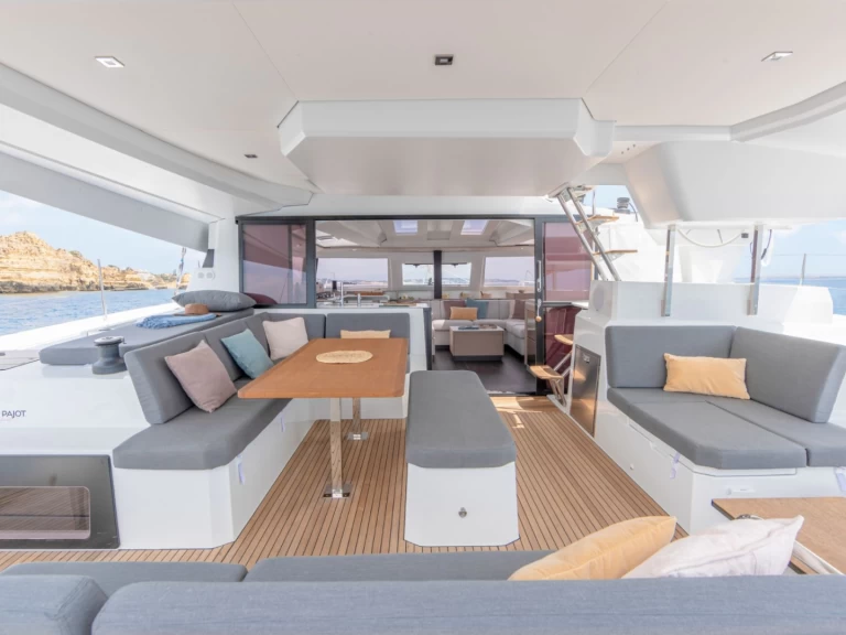 Alquiler de Fountaine Pajot Elba 45 en Ajaccio