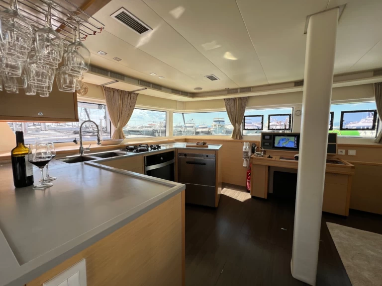 Lagoon Lagoon 52 F de alquiler a Cagliari