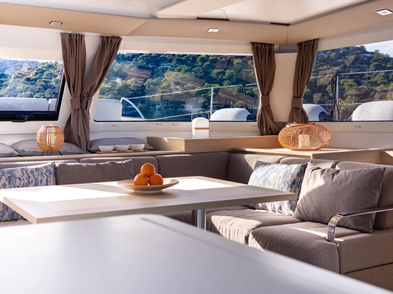 Alquiler Catamarán Fountaine Pajot con o sin  título de navegación