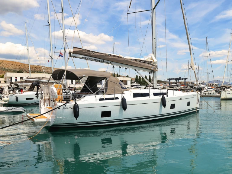 Hanse Hanse 418 de alquiler a Seget Donji