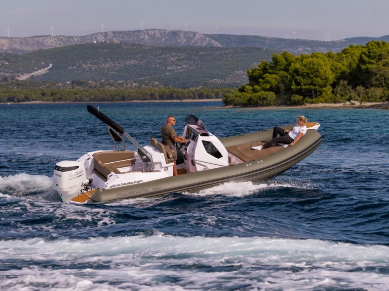 Alquiler de Neumática, con o sin patrón Italboats Šibenik
