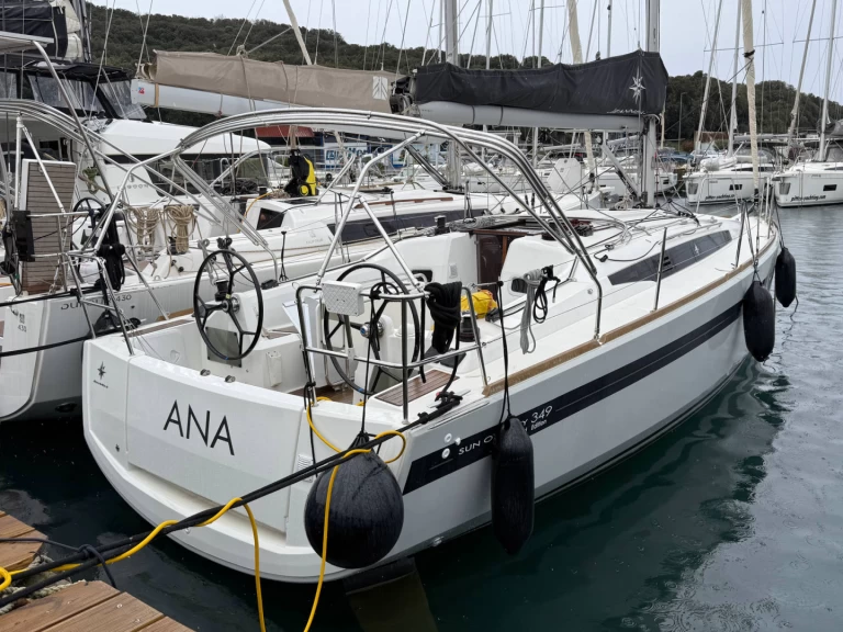 Alquiler de embarcaciones Jeanneau Sun Odyssey 349 enPula en Samboat