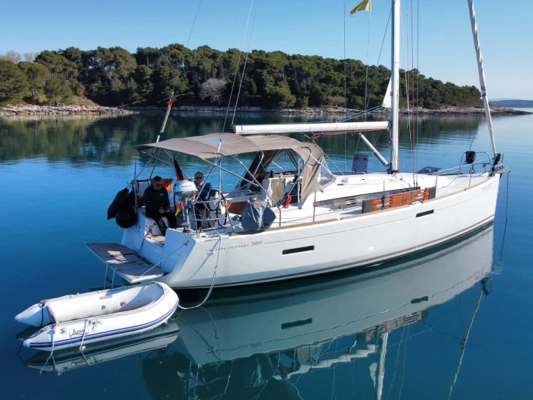 Alquiler de Jeanneau Sun Odyssey 389 en Pula