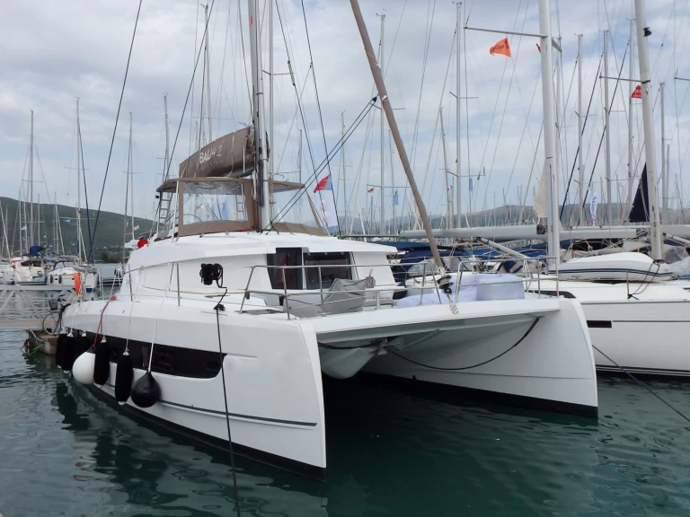 Alquiler Catamarán Bali con o sin  título de navegación