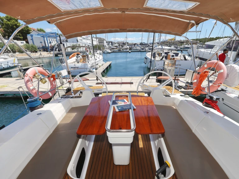 Alquiler Šibenik - Elan Impression 45 en SamBoat