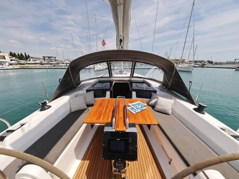 Alquiler de barcos Seget Donji barato de Hanse 418