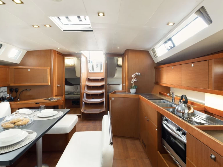 Alquiler de barcos Cos barato de Oceanis 45