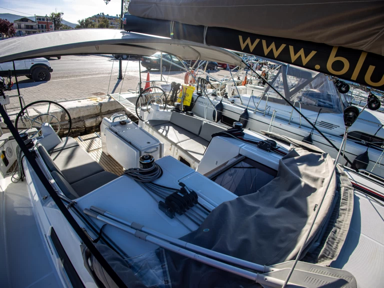 Alquiler de embarcaciones Jeanneau Sun Odyssey 410 enPréveza en Samboat