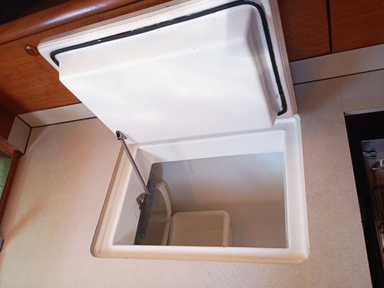 Alquiler Nikiána - Jeanneau Sun Odyssey 37 en SamBoat