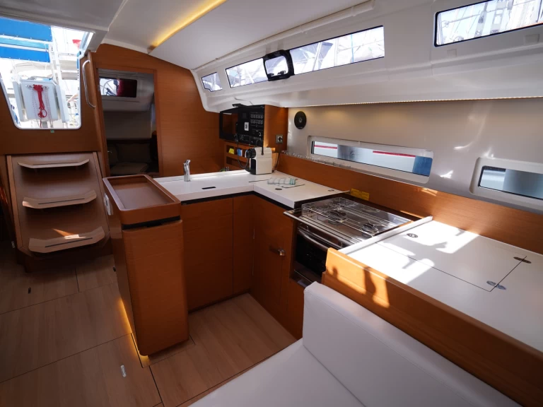 Alquiler Velero Jeanneau con o sin  título de navegación