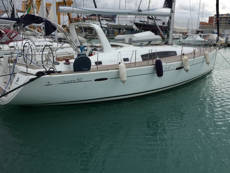 Alquiler de Bénéteau Oceanis 50 Family en Cugnana Verde