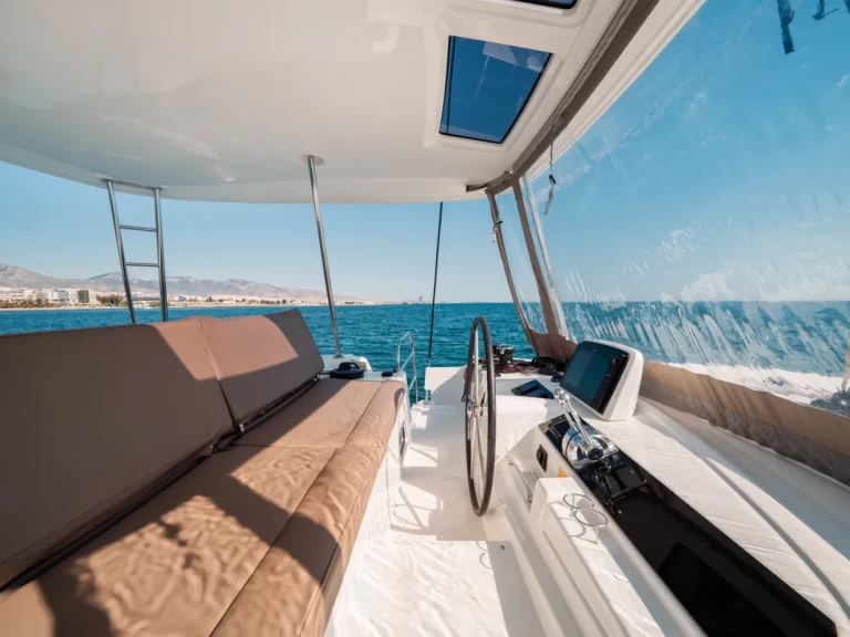 Alquiler de barcos Álimos barato de Lagoon 46