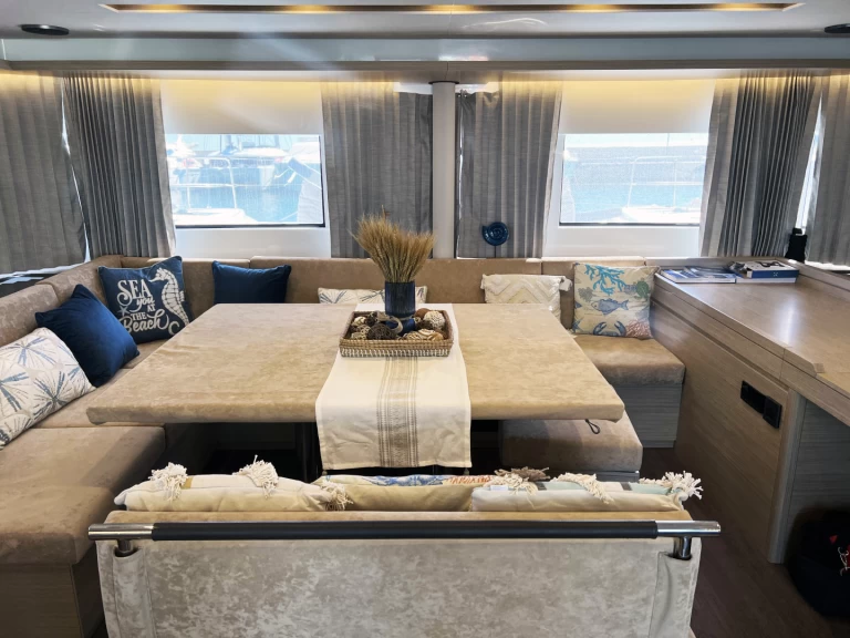 Alquiler Catamarán Lagoon con o sin  título de navegación