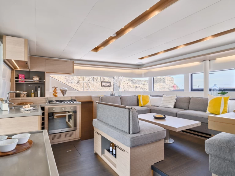 Catamarán para alquilar Álimos al mejor precio