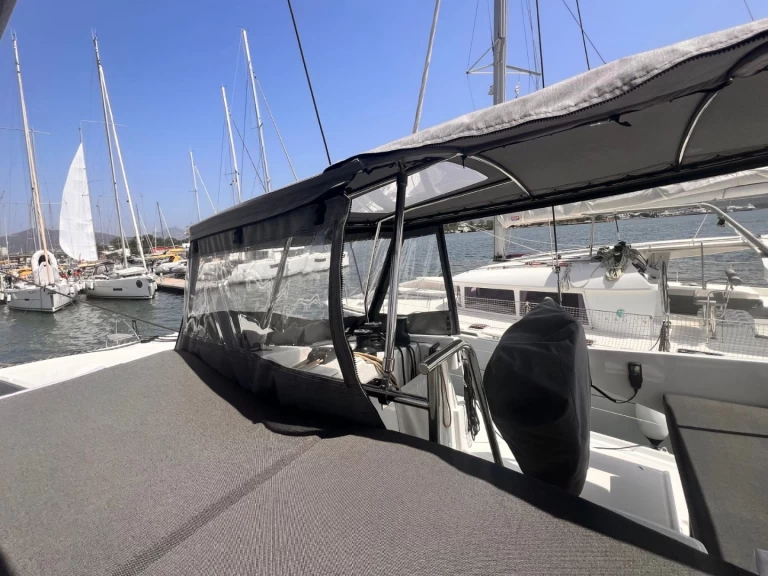 Alquiler de embarcaciones Fountaine Pajot Astrea 42 enOlbia en Samboat