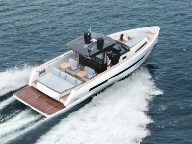 Alquiler de embarcaciones Fjord Fjord 44 Open enPort de Saint Tropez en Samboat