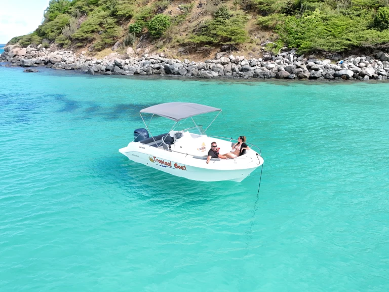 Alquiler de Pacific Craft Pacific Craft 625 Open en Marigot