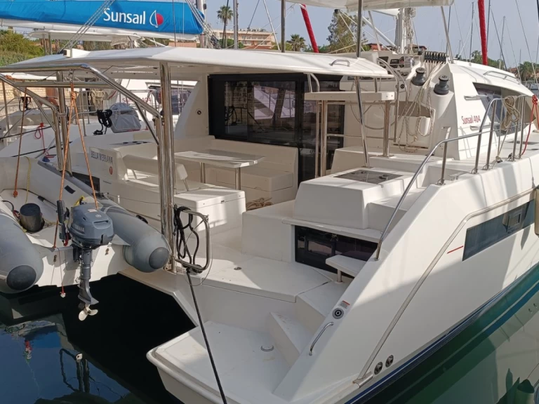 Alquiler de barcos Furnari barato de Leopard 40