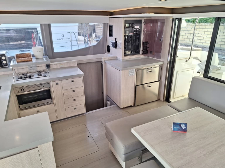 Alquiler Catamarán en Furnari - Leopard Catamarans / Robertson & Caine Leopard 45