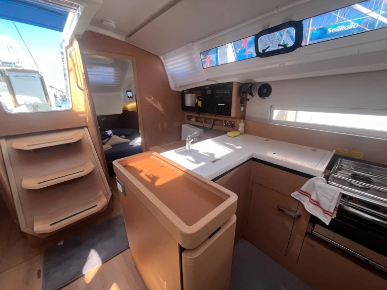 Jeanneau Sun Odyssey 410 de alquiler a Cannigione