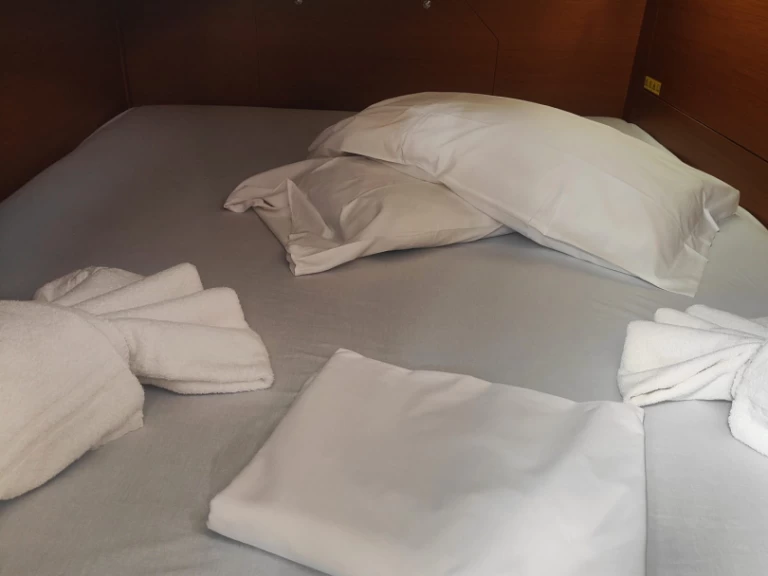 Jeanneau Sun Odyssey 440 de alquiler a Furnari