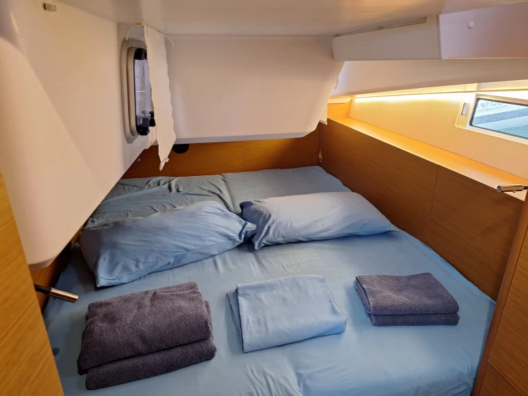 Alquiler de Velero, con o sin patrón Jeanneau Furnari