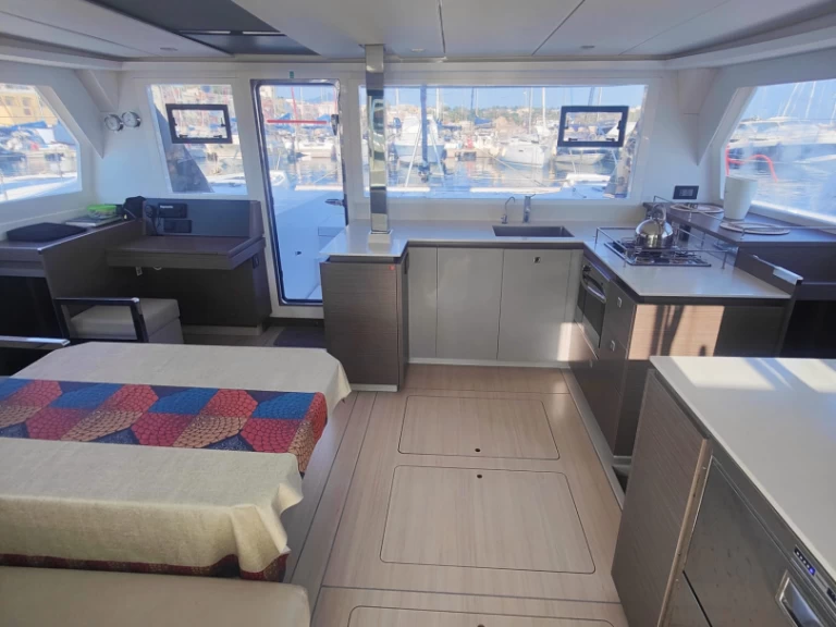 Alquiler Catamarán Leopard Catamarans / Robertson & Caine con o sin  título de navegación