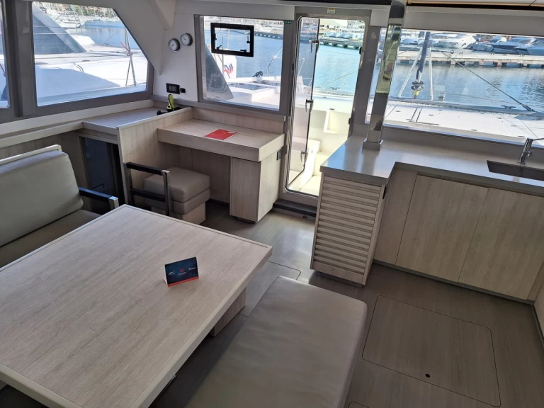 Leopard Catamarans / Robertson & Caine Leopard 45 de alquiler a Furnari