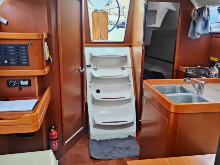 Alquiler de Bénéteau Oceanis 31 en Procida