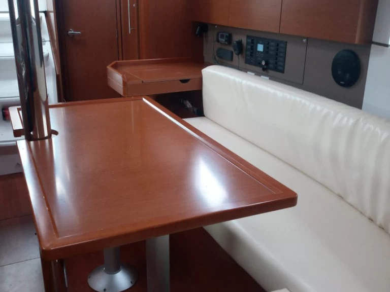 Alquiler de embarcaciones Bénéteau Oceanis 35.1 enCannigione en Samboat