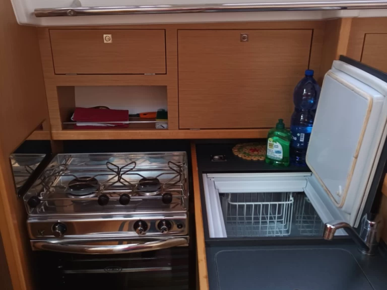 Alquiler Velero Jeanneau con o sin  título de navegación