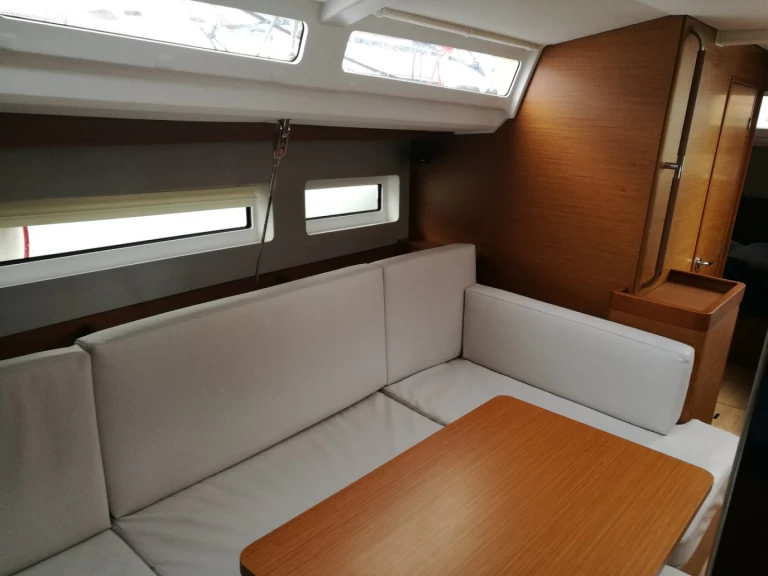 Alquiler Furnari - Jeanneau Sun Odyssey 440 en SamBoat