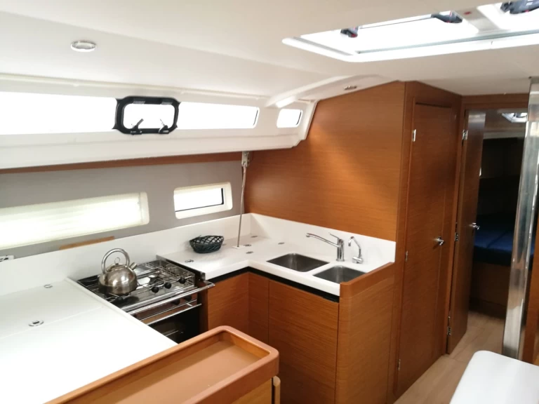 Alquiler de Jeanneau Sun Odyssey 440 en Furnari