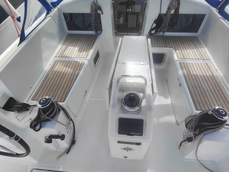Alquiler de Jeanneau Sun Odyssey 440 en Procida