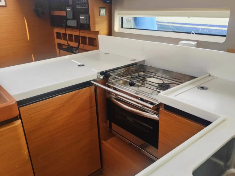 Alquiler de barcos Furnari barato de Sun Odyssey 440