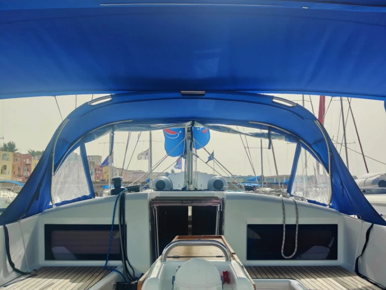 Alquiler de embarcaciones Jeanneau Sun Odyssey 440 enFurnari en Samboat