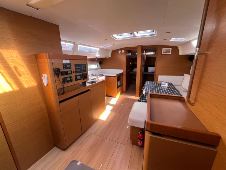 Jeanneau Sun Odyssey 490 de alquiler a Cannigione