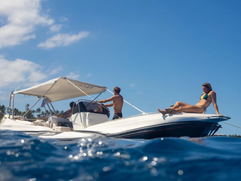 Alquiler de barcos Saint-Gilles les Bains barato de ZAR75