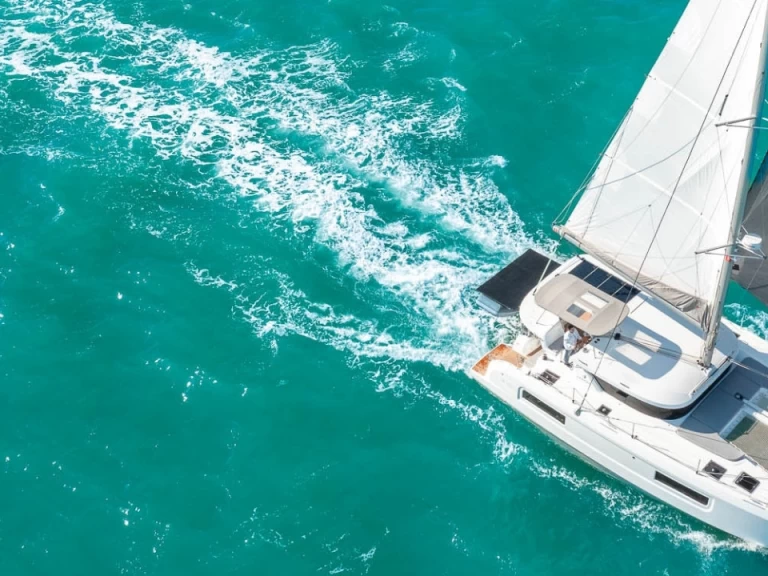 Lagoon Lagoon 38 de alquiler a Figari