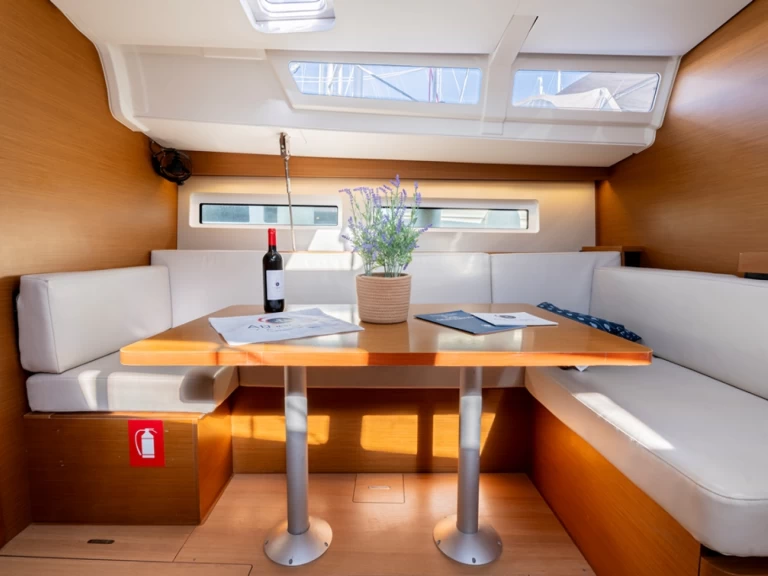 Alquiler de embarcaciones Jeanneau Sun Odyssey 490 enRhodes (Ciudad) en Samboat